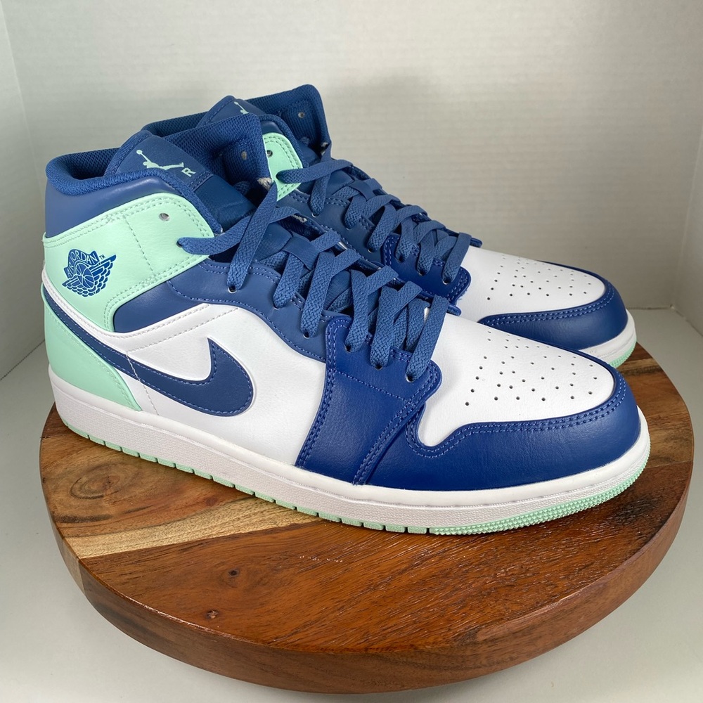 (SOLD) AIR JORDAN 1 MID